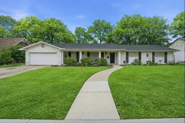 8120 Bangor Drive, Benbrook, TX 76116