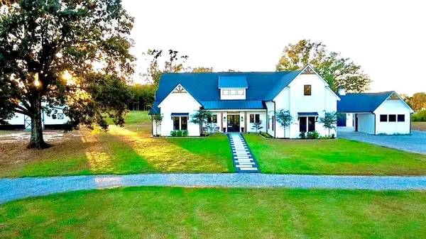 11039 FM 607 N E, Brownsboro, TX 75756