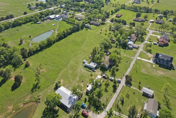 610 N 9th Street, Gunter, TX 75058