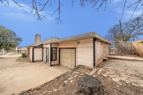 5709 Ranchogrande Drive, Arlington, TX 76017