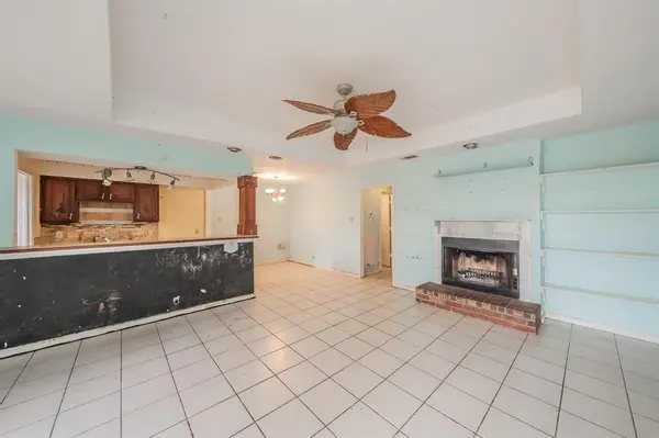 5709 Ranchogrande Drive, Arlington, TX 76017