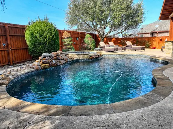 221 Chapel Hill Drive, Prosper, TX 75078