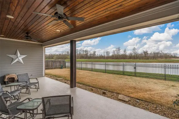 1113 Calle Lago Court, Bossier City, LA 71111