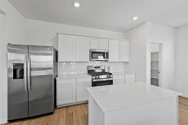 808 Black Hawk Drive, Princeton, TX 75407