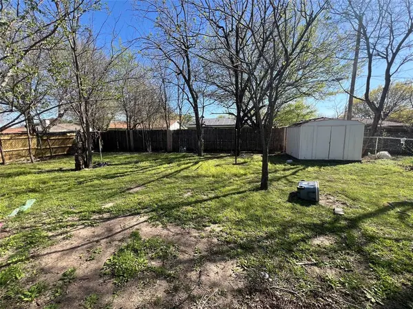 6036 Harrison Way, Watauga, TX 76148