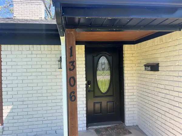 1306 Elby Street, Irving, TX 75061