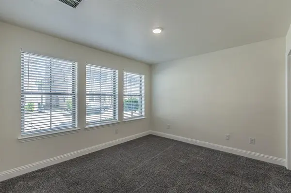 124 Peach Orchard Lane, Euless, TX 76040