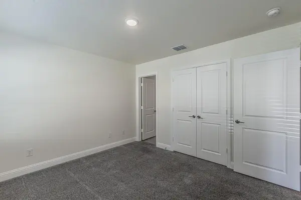 124 Peach Orchard Lane, Euless, TX 76040