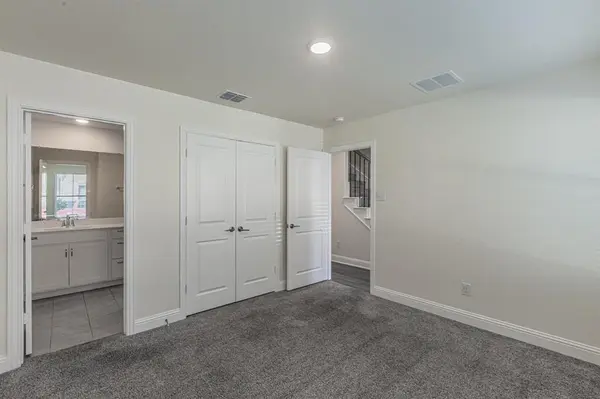 124 Peach Orchard Lane, Euless, TX 76040