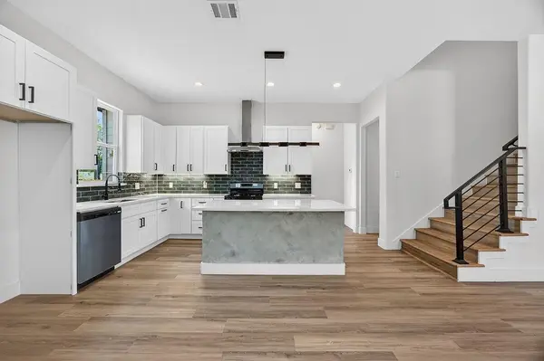 2701 S Jones Street, Fort Worth, TX 76104