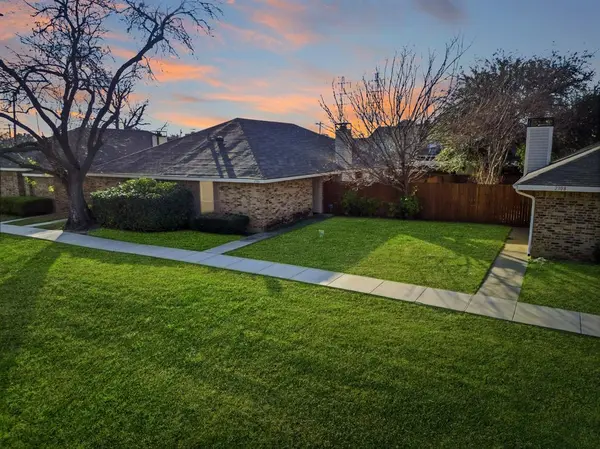 2306 Carol Good Lane, Carrollton, TX 75006