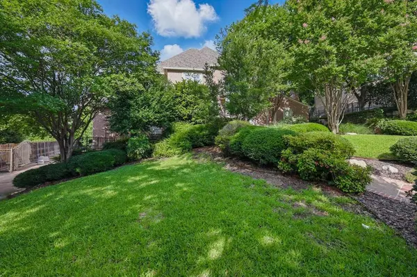 3525 Overton View Court, Fort Worth, TX 76109