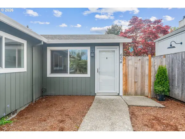 604 S VERMONT ST, Portland, OR 97219