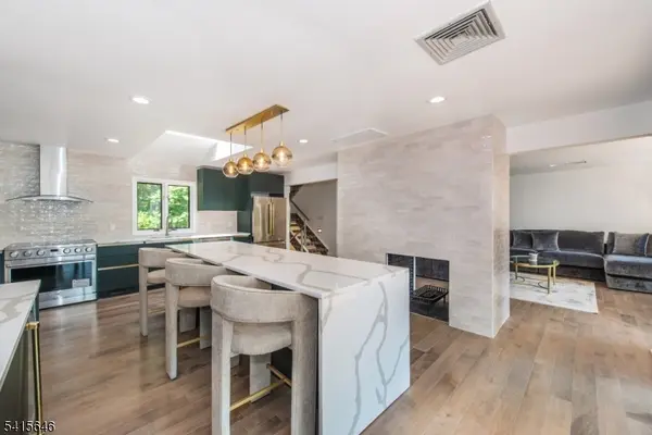 28 W Shore Rd, Mountain Lakes Boro, NJ 07046