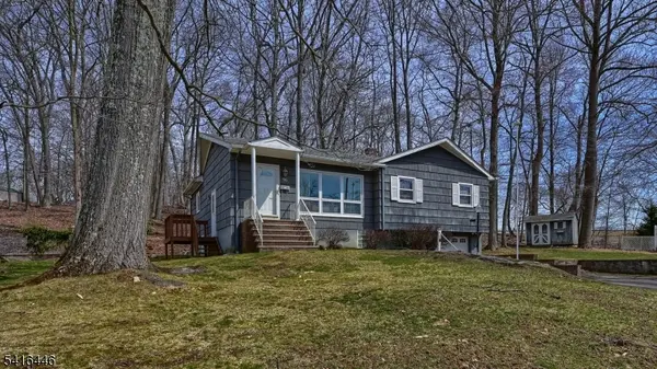 96 Lions Head Dr, Wayne Twp., NJ 07470