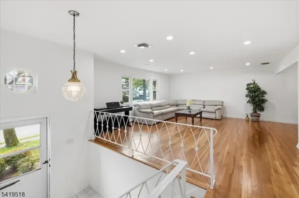 41-03 Ackerman Dr, Fair Lawn Boro, NJ 07410