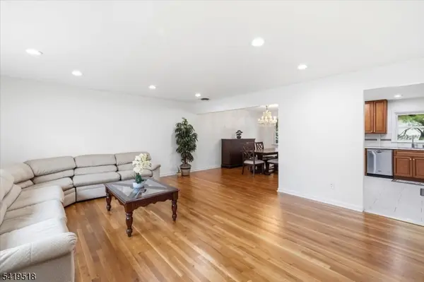 41-03 Ackerman Dr, Fair Lawn Boro, NJ 07410