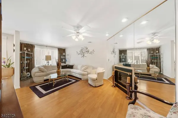 932 Beatrice Pkwy, Edison Twp., NJ 08820