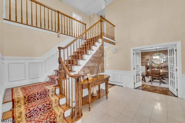 7 Jean Ct, Old Tappan Boro, NJ 07675