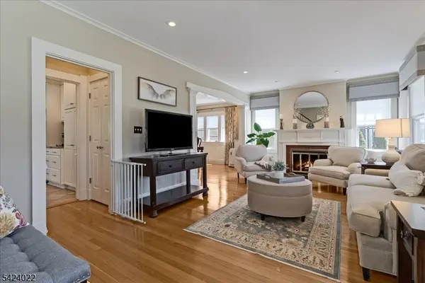 706 Mountain Ave, Westfield Town, NJ 07090