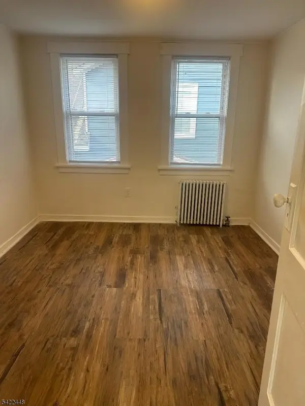 84 WASHINGTON AVE, Hawthorne Boro, NJ 07506