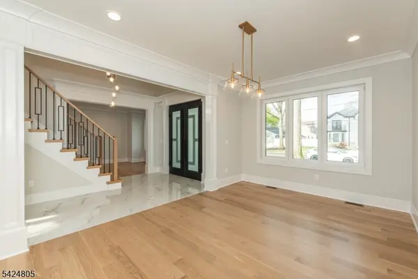 722 Erie Rd, Paramus Boro, NJ 07652