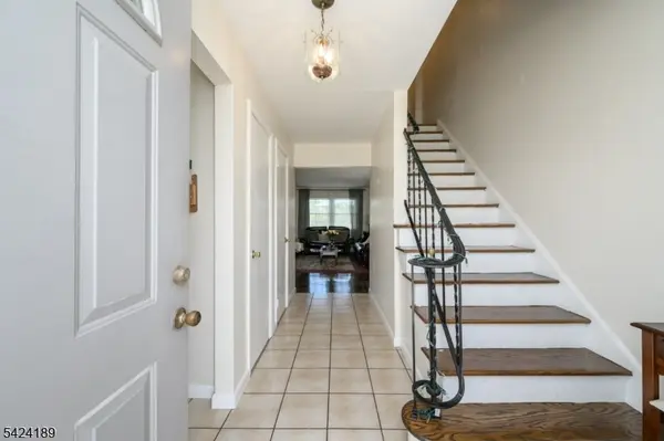 4 Cardinal Ln #1, Hillsborough Twp., NJ 08844