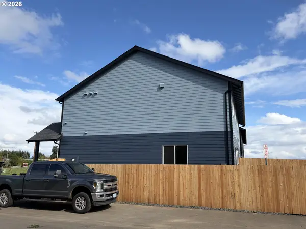 1542 BARN ST, Woodburn, OR 97071