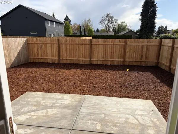 1542 BARN ST, Woodburn, OR 97071