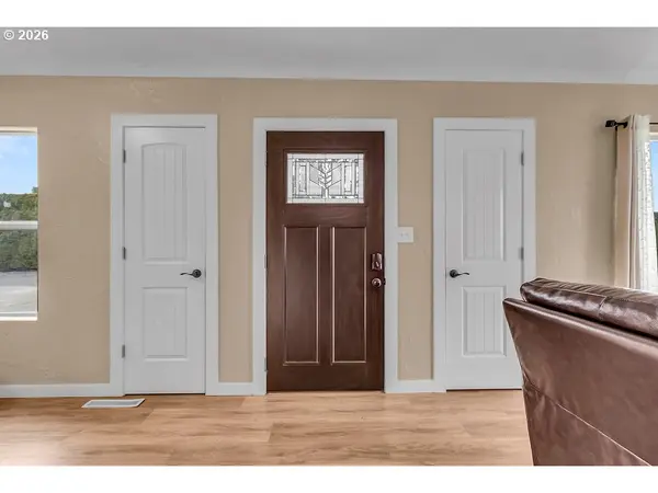 5900 HIGHWAY 211, Hubbard, OR 97032