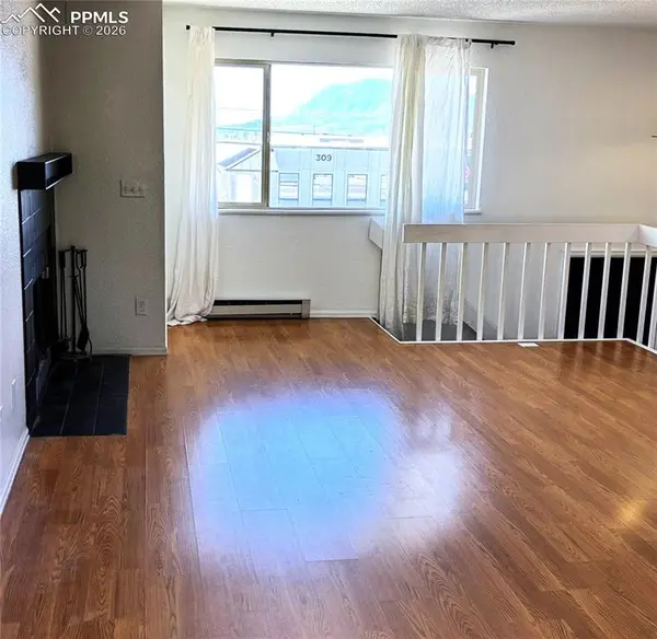 330 Mount View LN, Colorado Springs, CO 80907