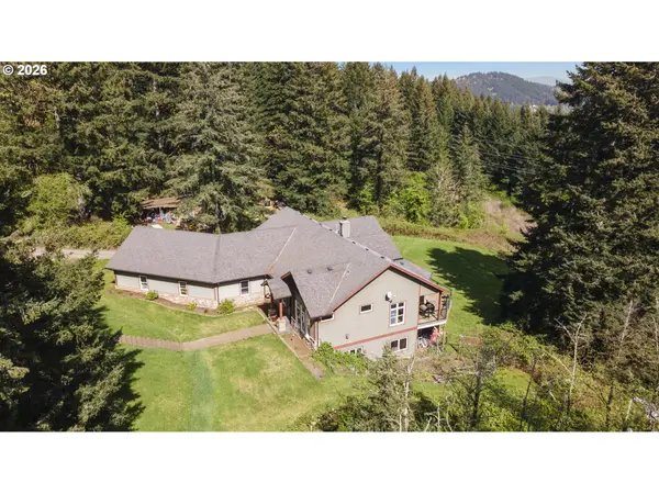 10534 SE VRADENBURG RD, Happy Valley, OR 97086