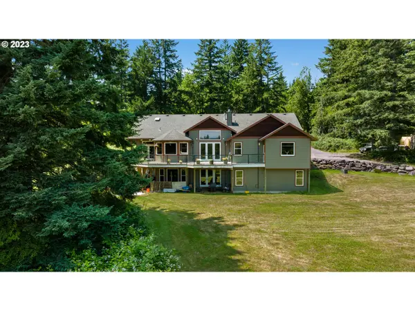 10534 SE VRADENBURG RD, Happy Valley, OR 97086