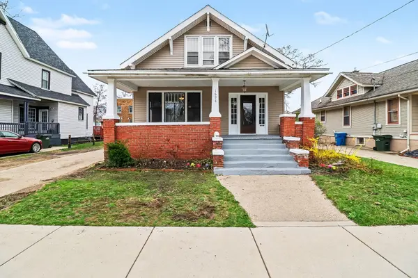 1698 Sanford ST, Muskegon City, MI 49441