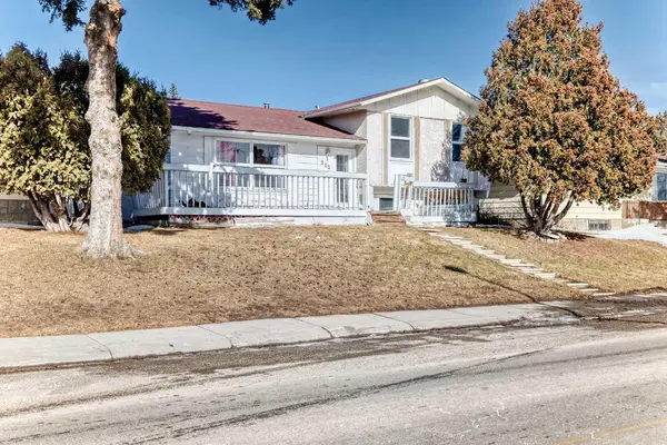 212 78 AVE NE, Calgary, AB T2K0R2