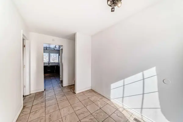 212 78 AVE NE, Calgary, AB T2K0R2