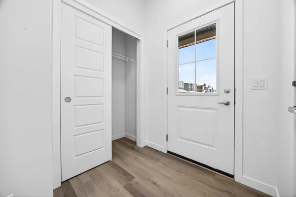 66 Creekside WAY SW, Calgary, AB T2X 6E2