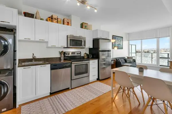 3830 Brentwood RD NW #507, Calgary, AB T2L 2J9