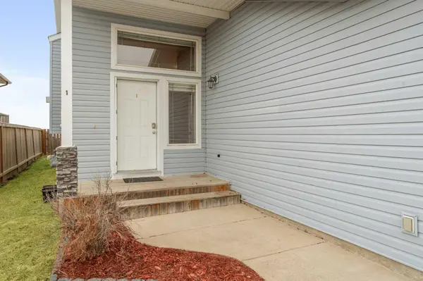 748 Carriage Lane DR, Carstairs, AB T0M 0N0