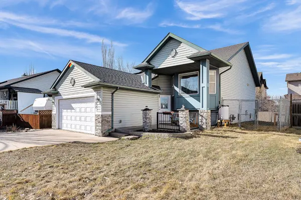 132 West Creek DR, Chestermere, AB T1X 1K6
