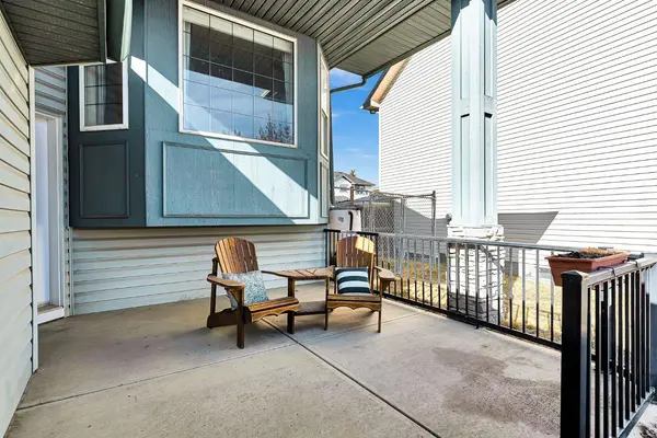 132 West Creek DR, Chestermere, AB T1X 1K6