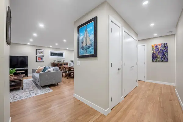 115 Lake Wasa PL SE, Calgary, AB T2J 3N5