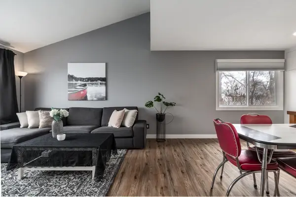 3459 30A AVE SE, Calgary, AB T2B 0H7