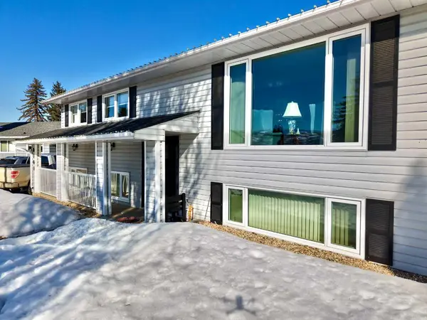 8101 95 ST, Peace River, AB T8S 1E8