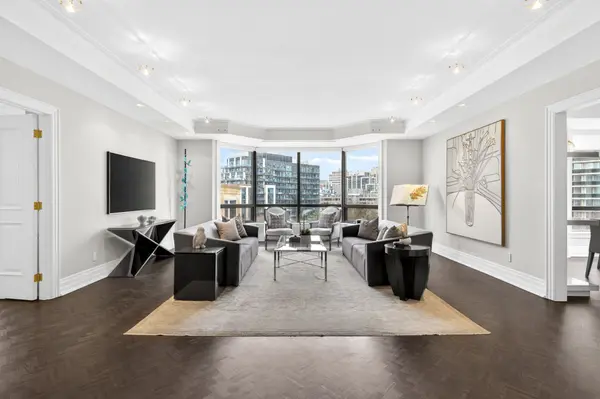 33 Jackes AVE #701, Toronto C09, ON M4T 1E2