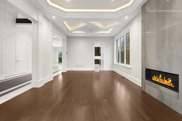 95 Lord Seaton RD, Toronto C12, ON M2P 1K7