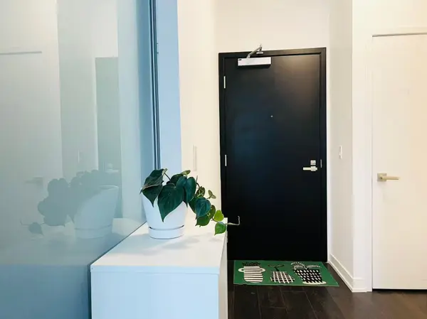 31 Tippett RD #109, Toronto C06, ON M3H 0C8