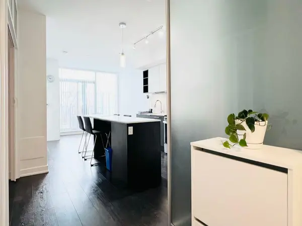 31 Tippett RD #109, Toronto C06, ON M3H 0C8