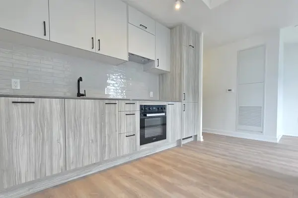 1 Quarrington LN #3307, Toronto C13, ON M3C 0S4