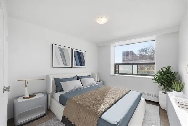 921 Midland AVE #302, Toronto E08, ON M1K 4G2